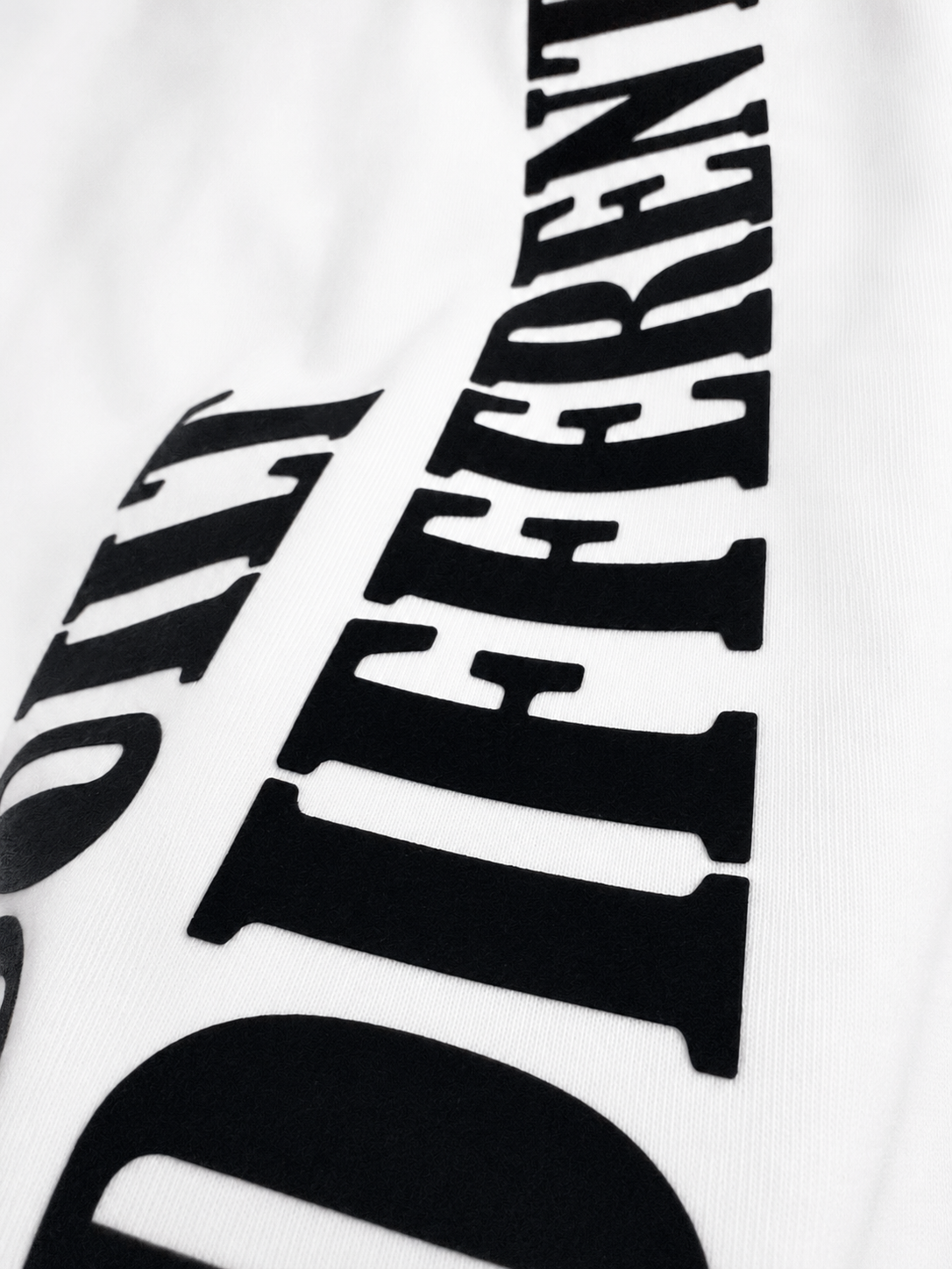 Built Different T-Shirt Premium Bio Baumwolle Streetwear | Prolazon